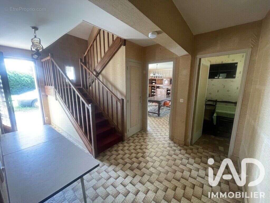 Maison 122 m² à Saint-Vran  - photo 3