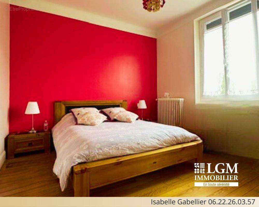 Maison à VIC-LE-COMTE