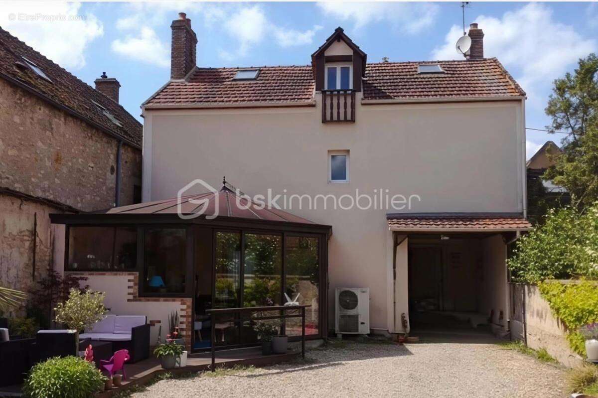 Maison familiale avec jardin, piscine et dépendance – Champigny - photo 11