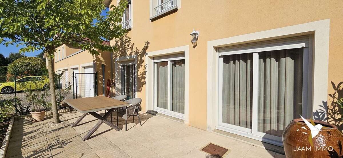 Maison à SAINT-GEORGES-DE-RENEINS