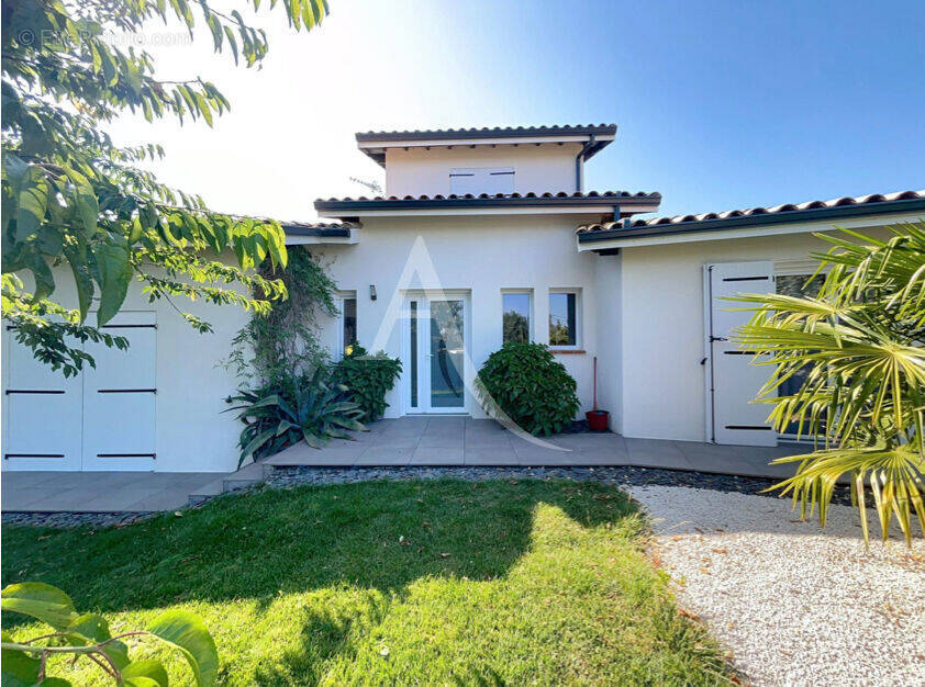 Maison à BRUGUIERES