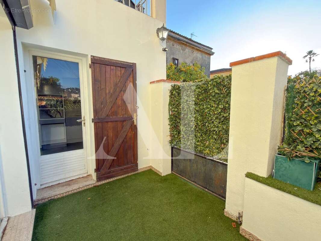 Appartement à VALLAURIS