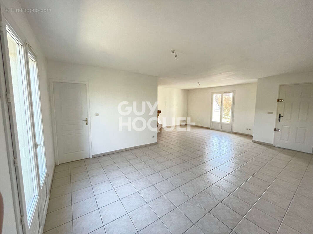 Maison à SAINT-DOULCHARD