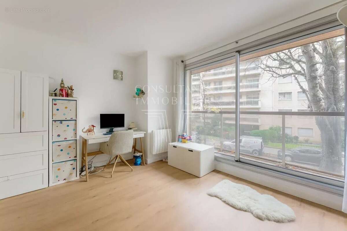 Appartement à NEUILLY-SUR-SEINE