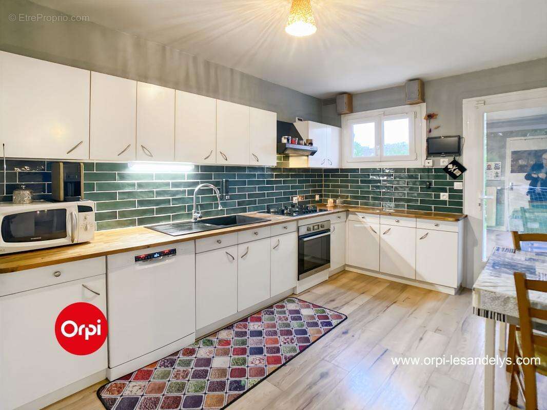 Maison à FLEURY-SUR-ANDELLE