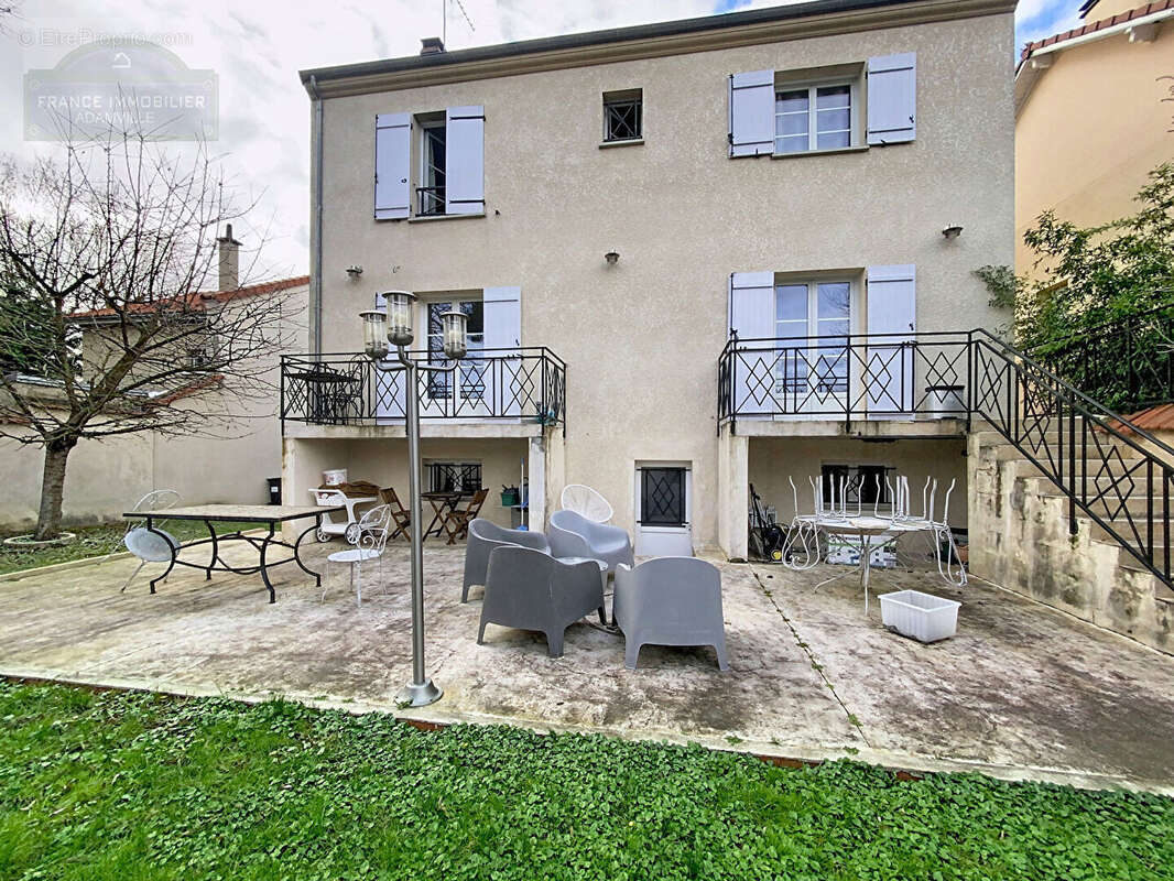 Maison à SAINT-MAUR-DES-FOSSES