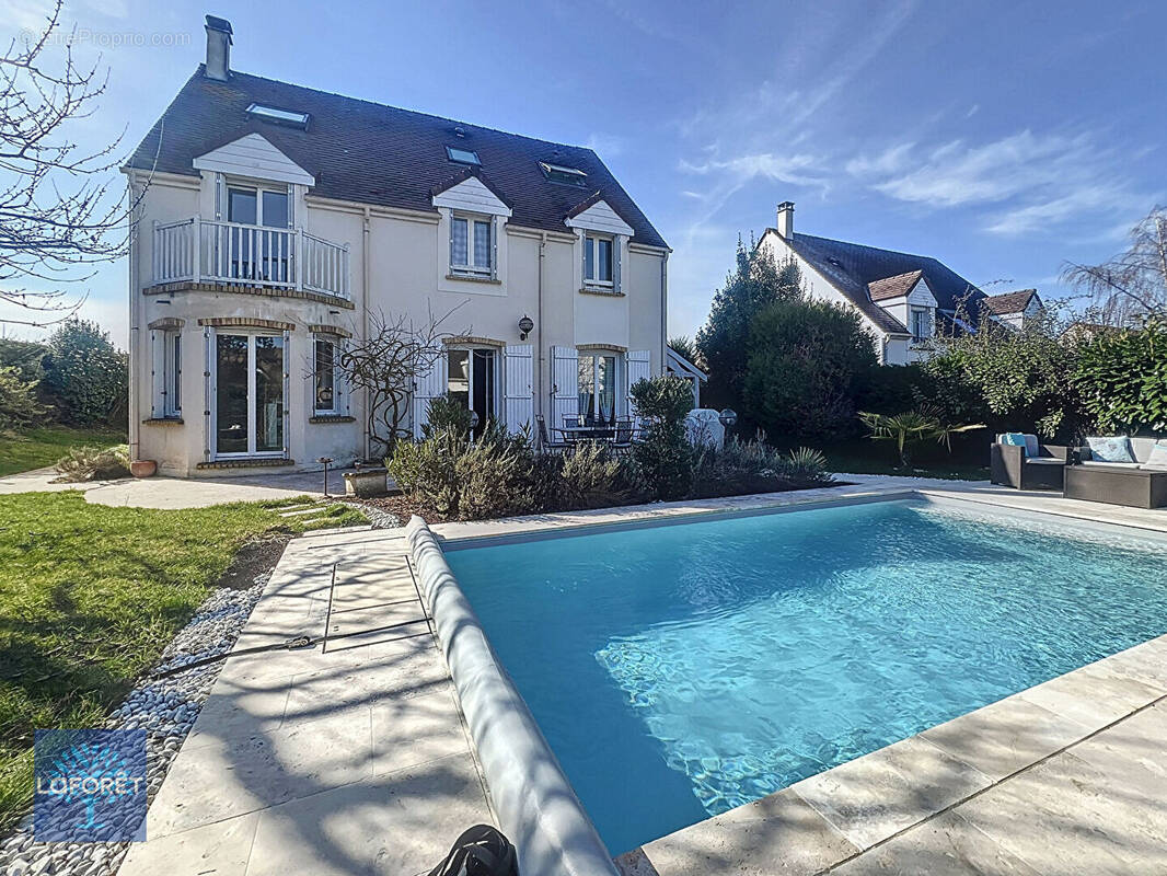 Maison à MENNECY
