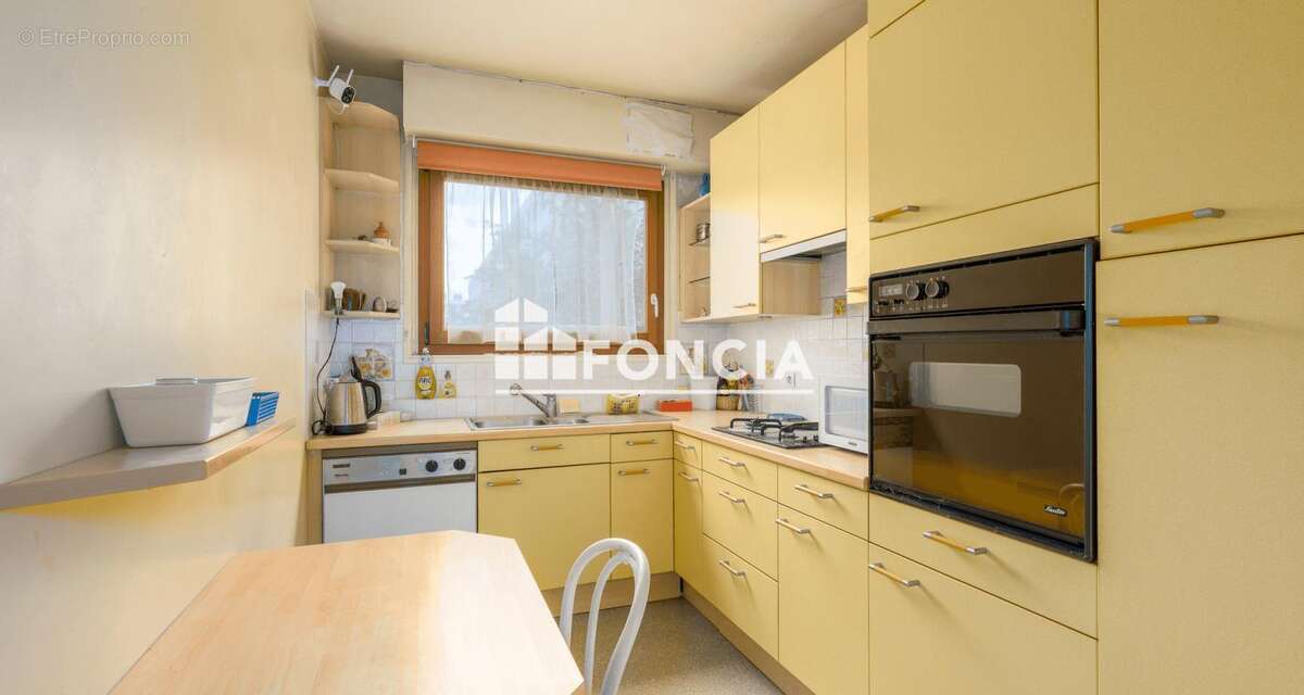 Appartement à LE PLESSIS-ROBINSON