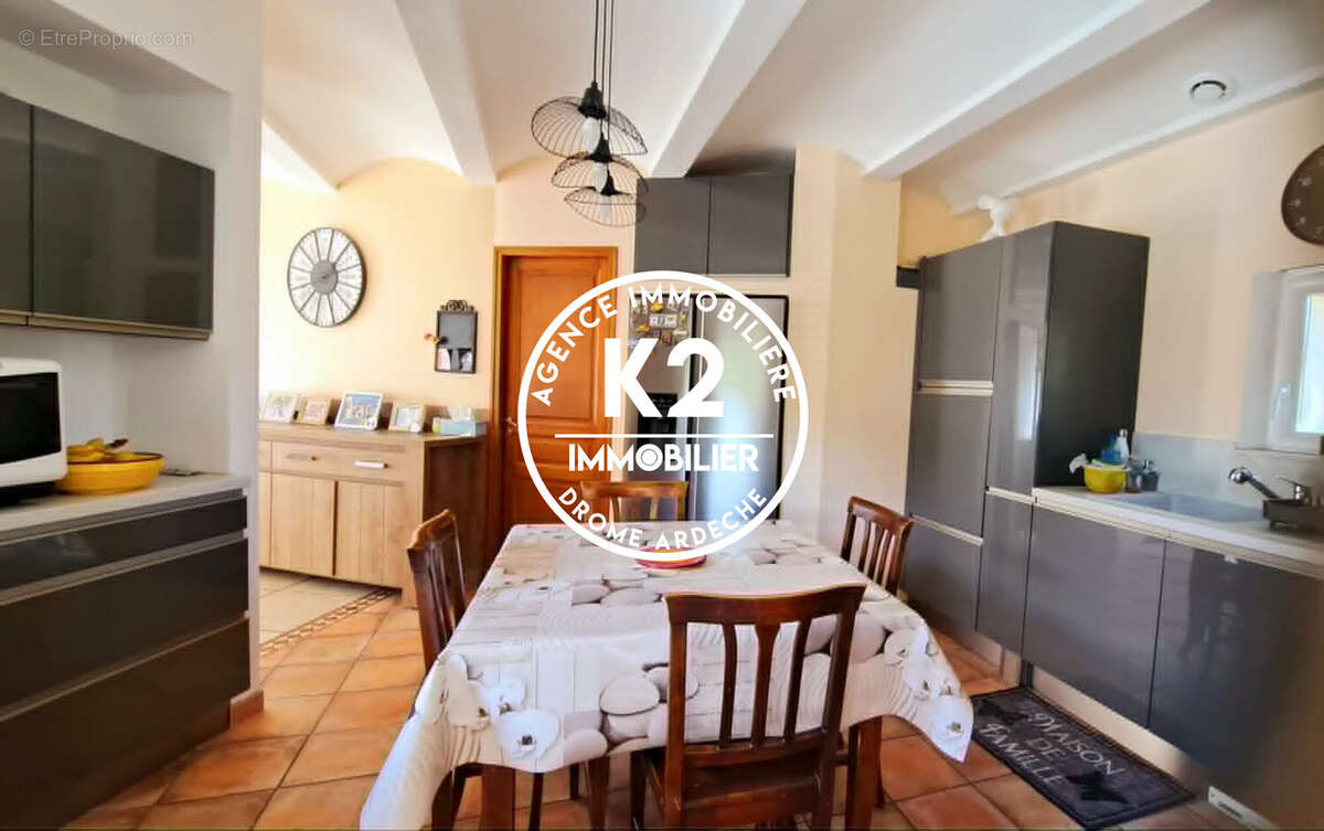 Maison 117 m² à Donzere  - photo 5