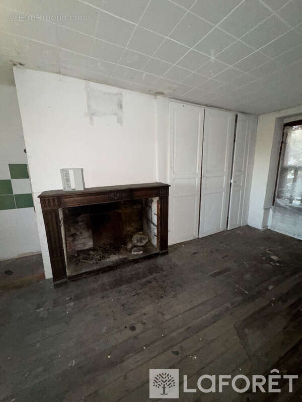 Appartement à MOULINS-LA-MARCHE