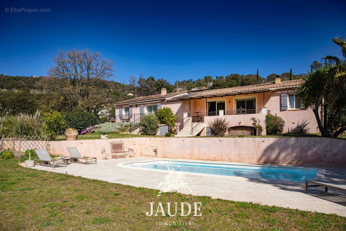 Maison à PLAN-DE-LA-TOUR