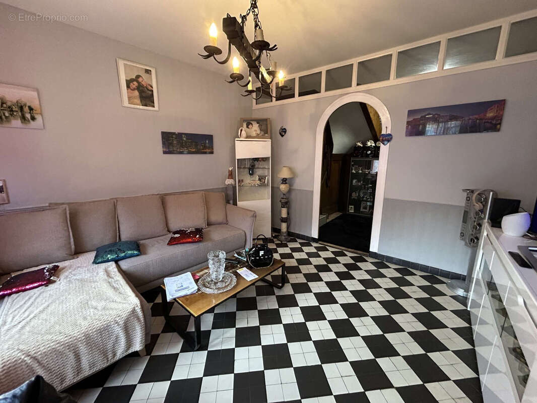 Maison à LOUE