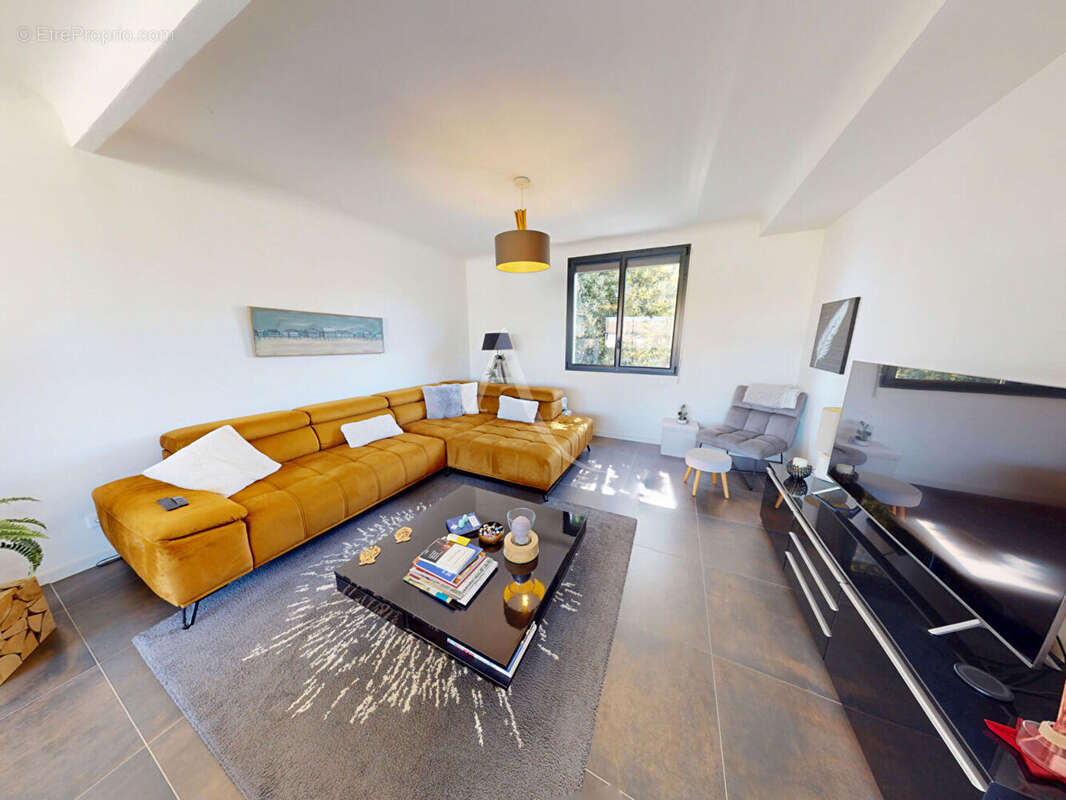 Maison à LEZIGNAN-CORBIERES