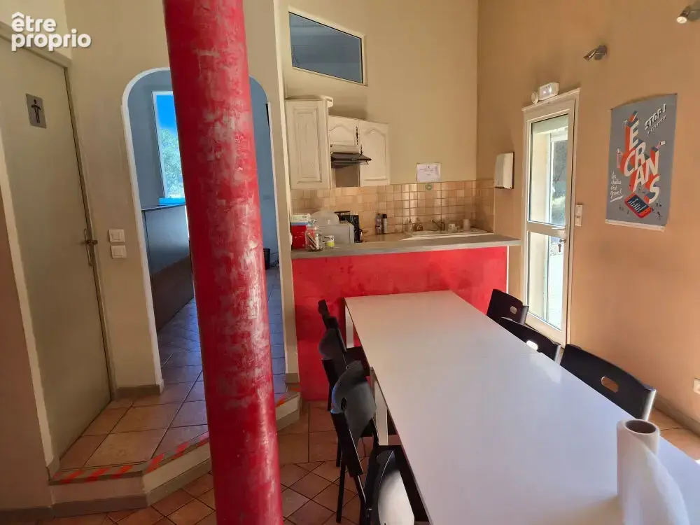 Local d'activite  r+1 de 187 m² zone ecopolis martigues 13500 - photo 5