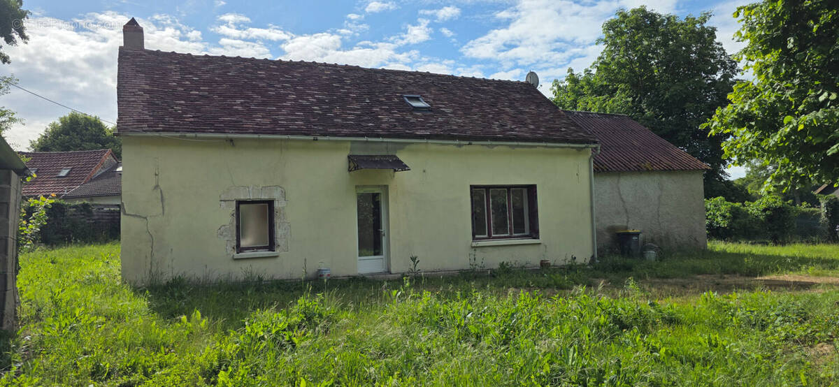 Maison à SAINT-PIERRE-DE-MAILLE