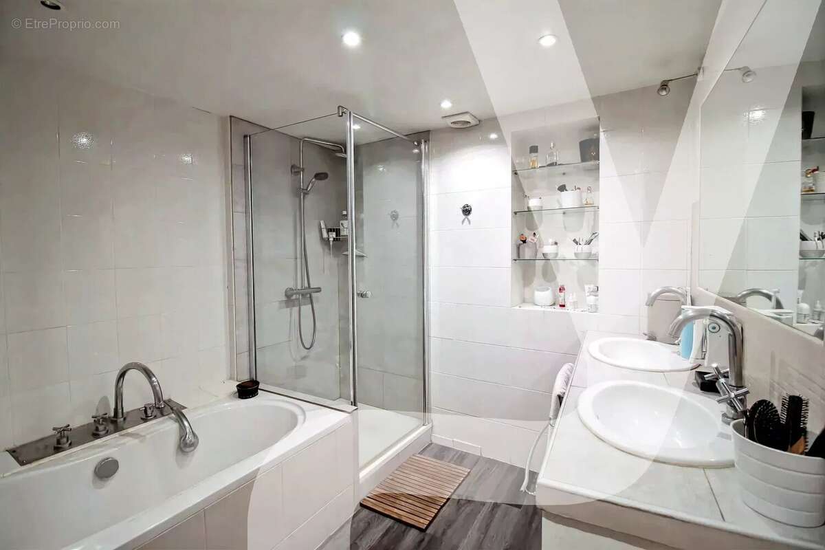 Appartement à PARIS-11E