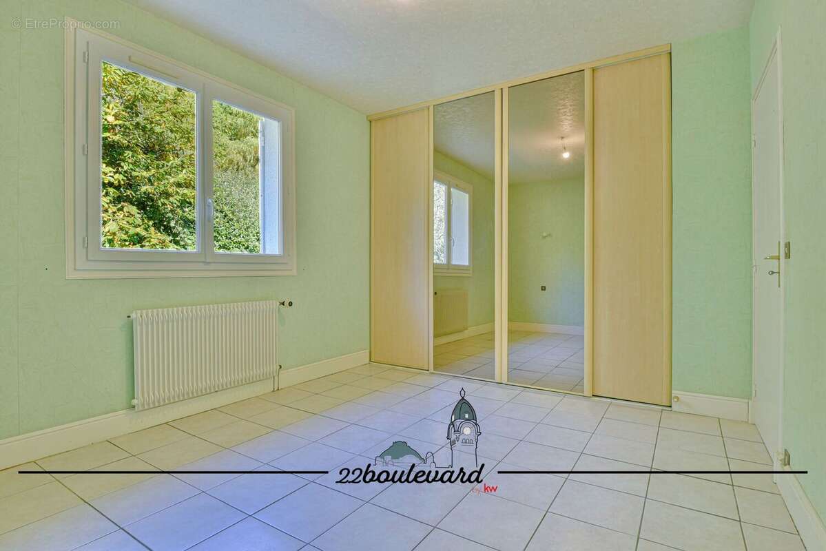 Maison à BONNAC-LA-COTE