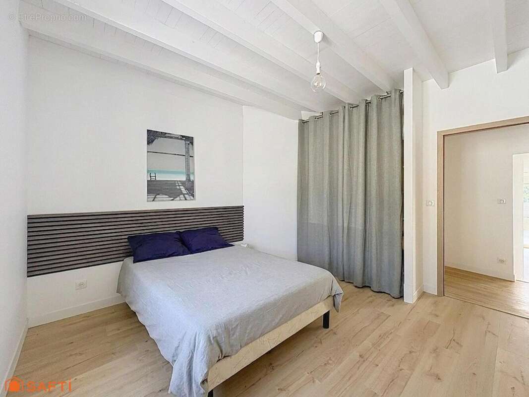 Maison 166 m² à Cherves-Richemont  - photo 4