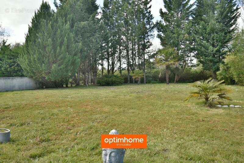 Maison à AMBARES-ET-LAGRAVE