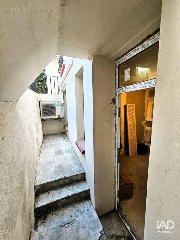 Photo 7 - Commerce à CACHAN