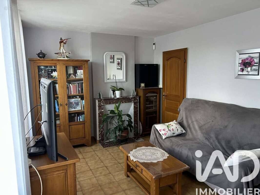 Maison 84 m² à Nohant-En-Gracay  - photo 5