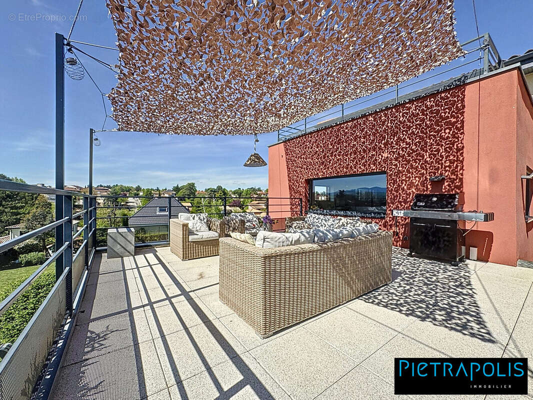 Maison à SAINT-GENIS-LAVAL