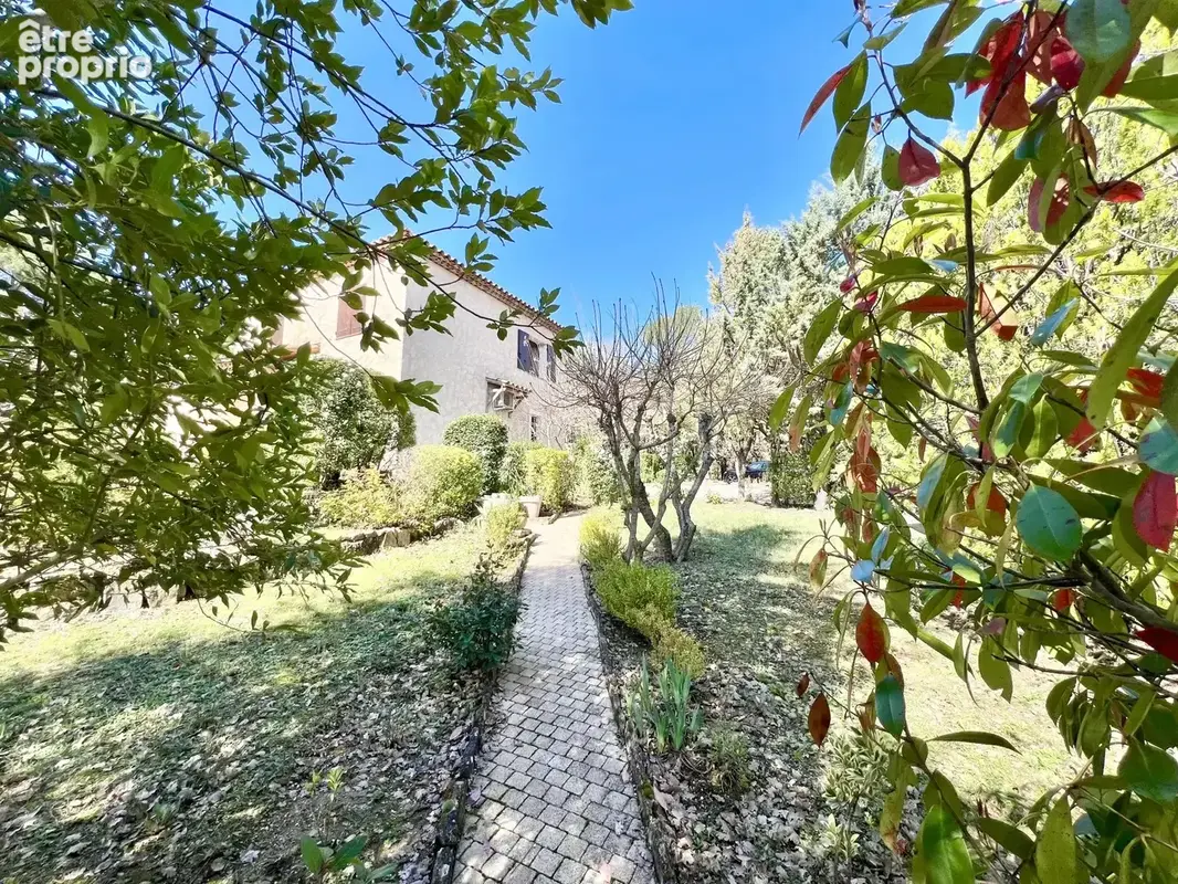 Maison de 135 m² sur un terrain clos de 14 050 m² - photo 9