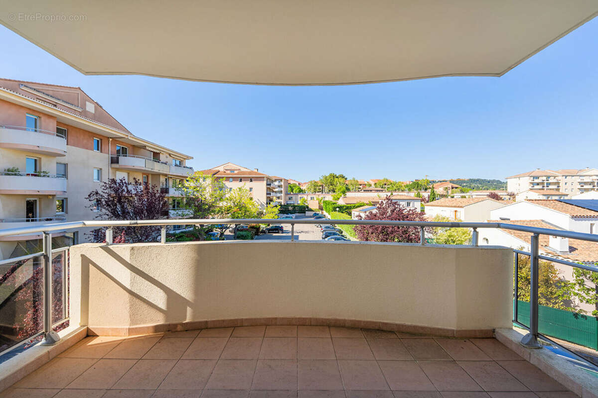 À vendre - Appartement 3 pièces avec terrasses, vue et parking, secteur saint mitre - photo 12