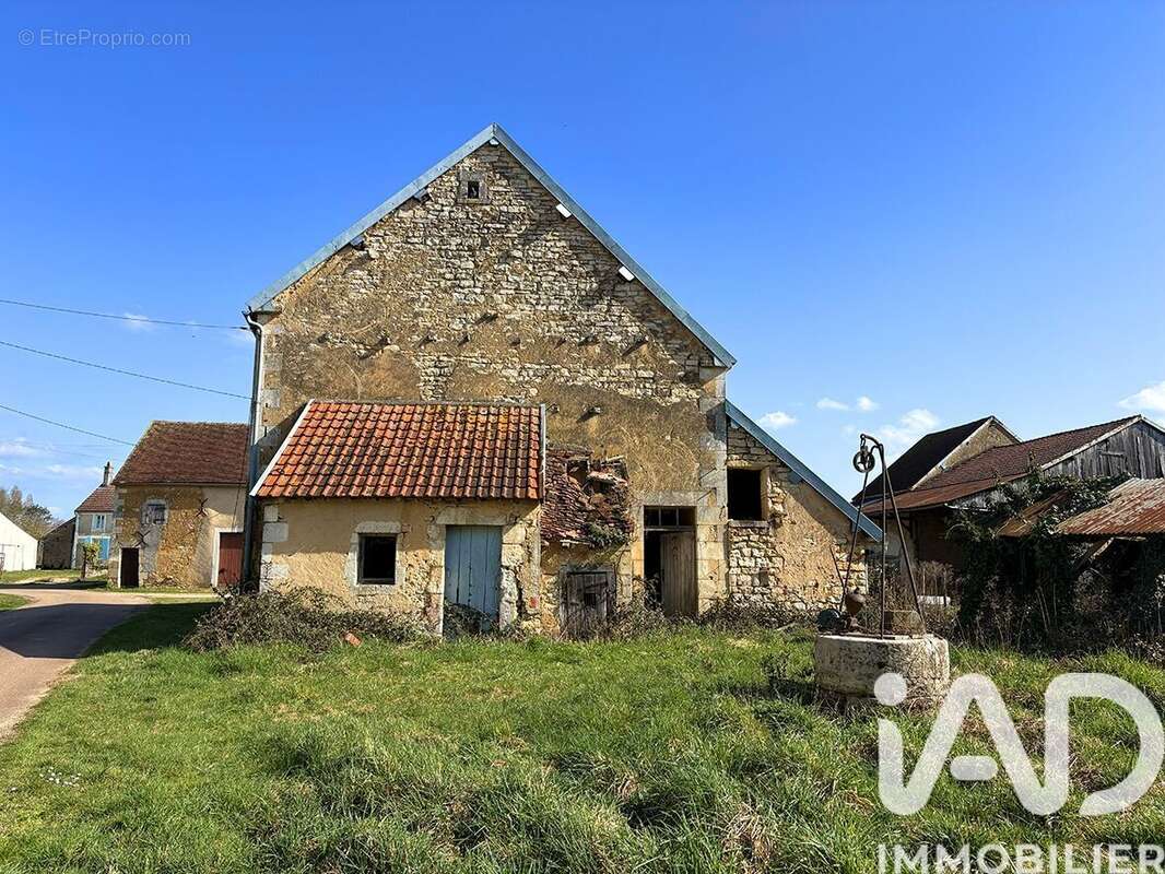 Photo 2 - Maison à ETAIS-LA-SAUVIN