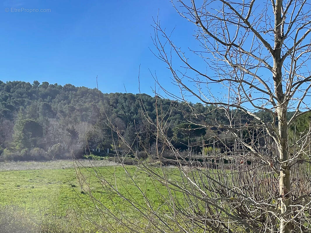 Terrain à AIX-EN-PROVENCE