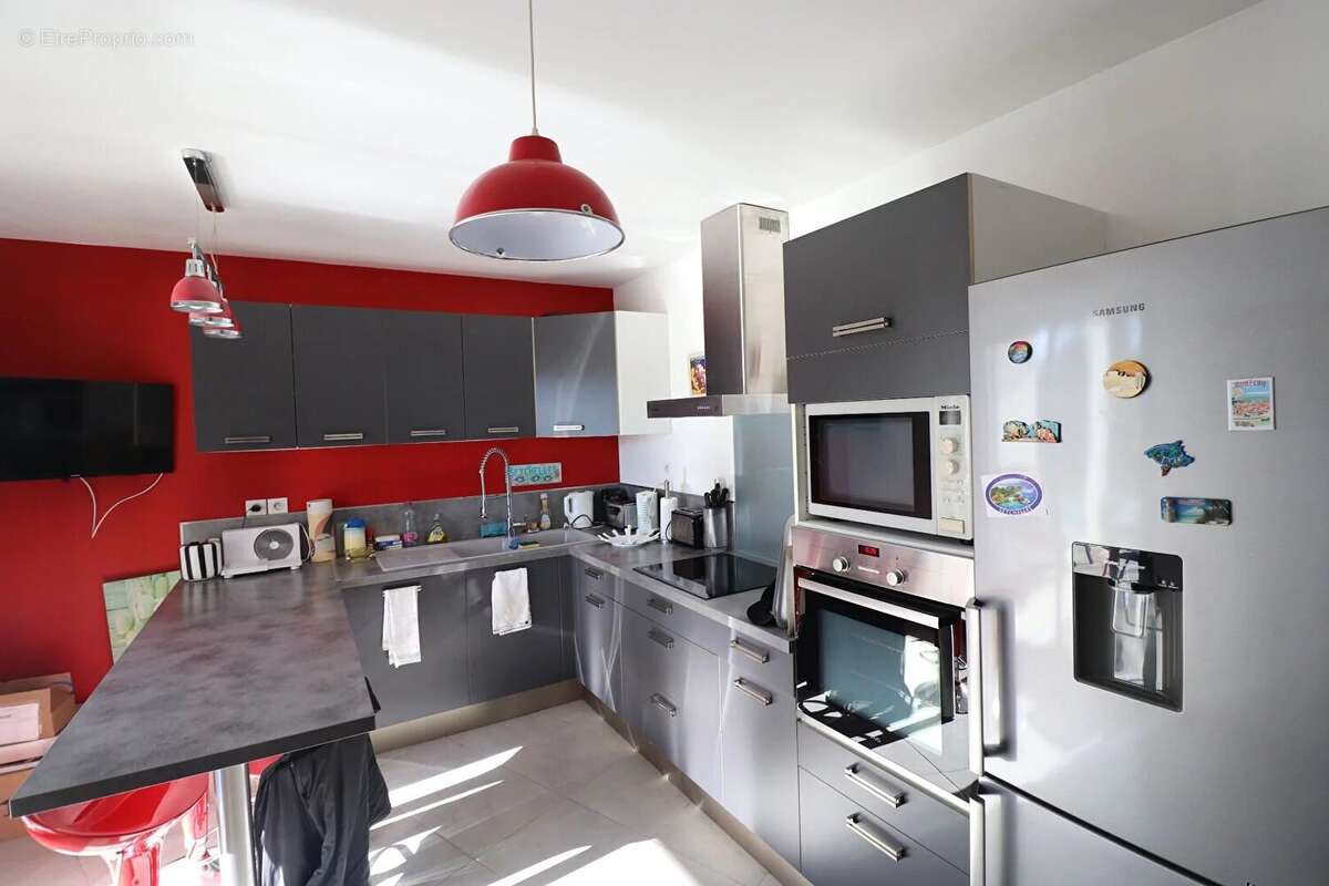 Maison à SAINT-CYR-SUR-MER