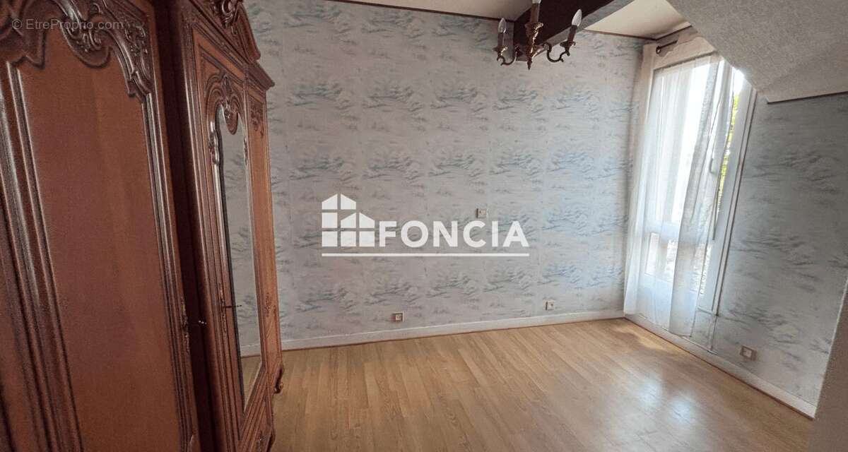 Maison à LA CHAPELLE-SAINT-MESMIN