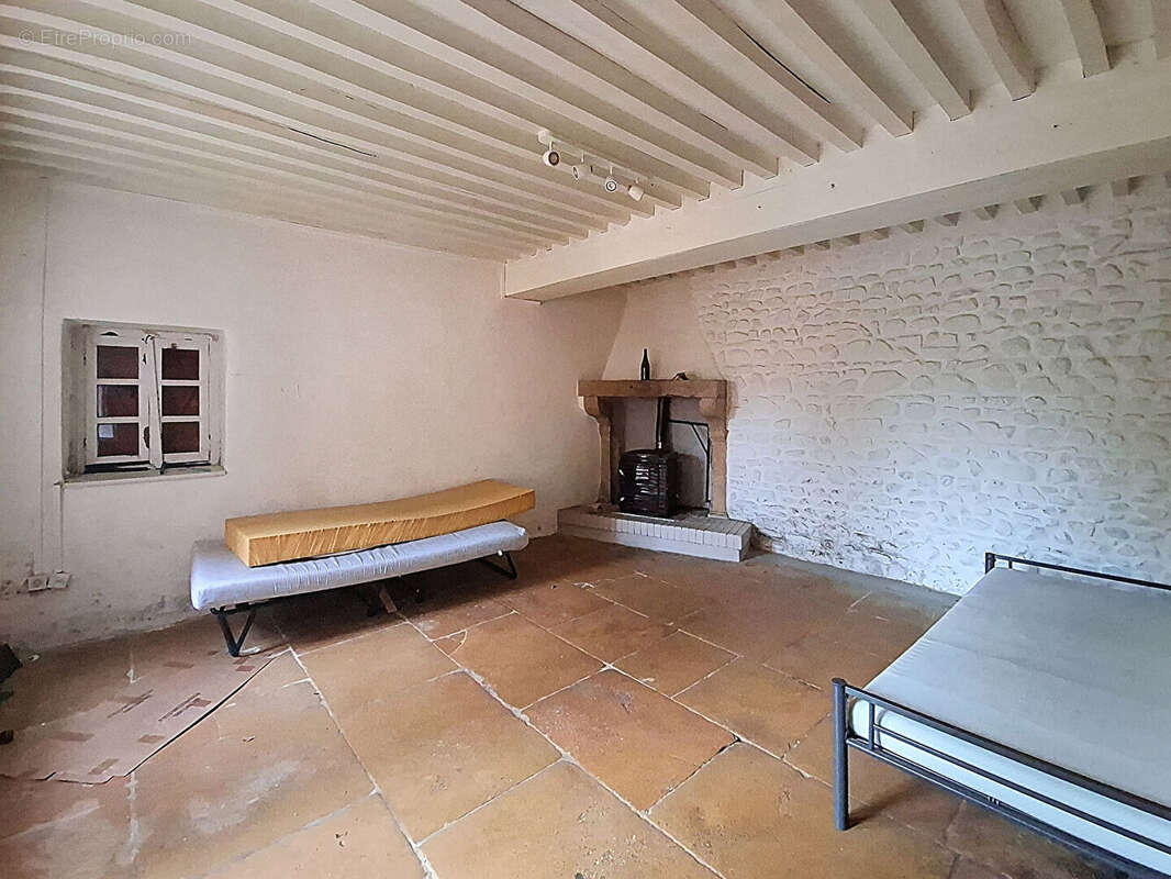 Maison à LA CHAPELLE-DE-GUINCHAY