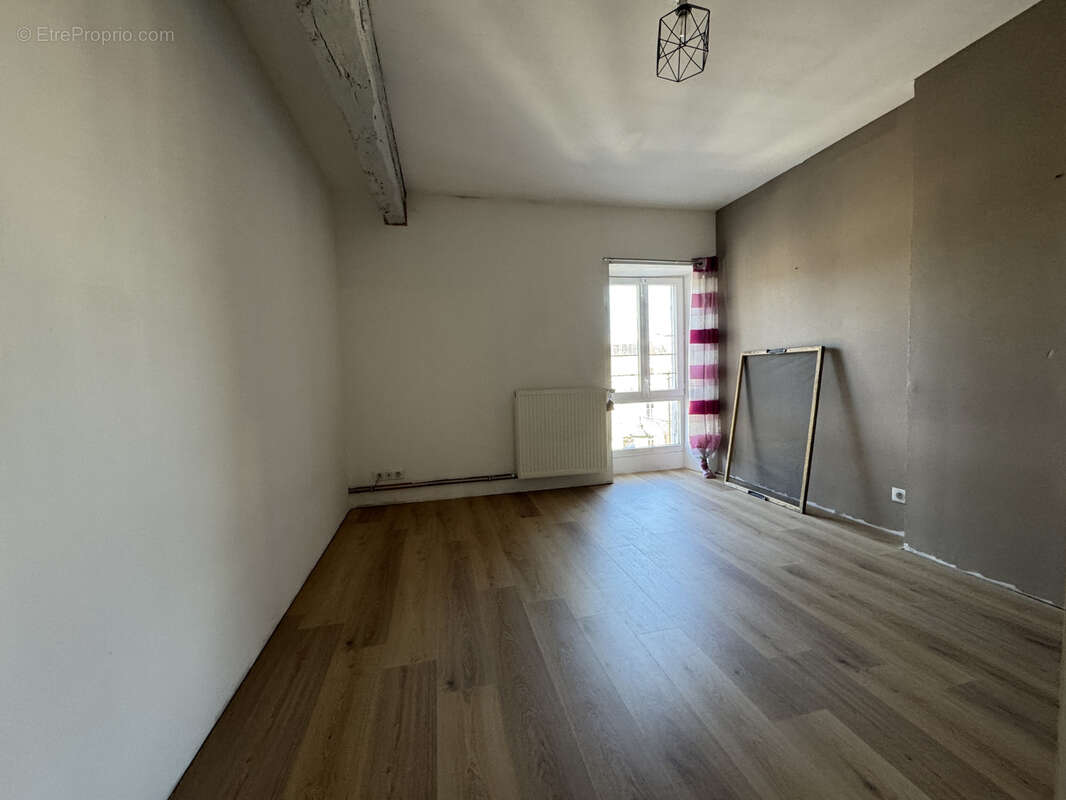 Maison à BARBEZIEUX-SAINT-HILAIRE