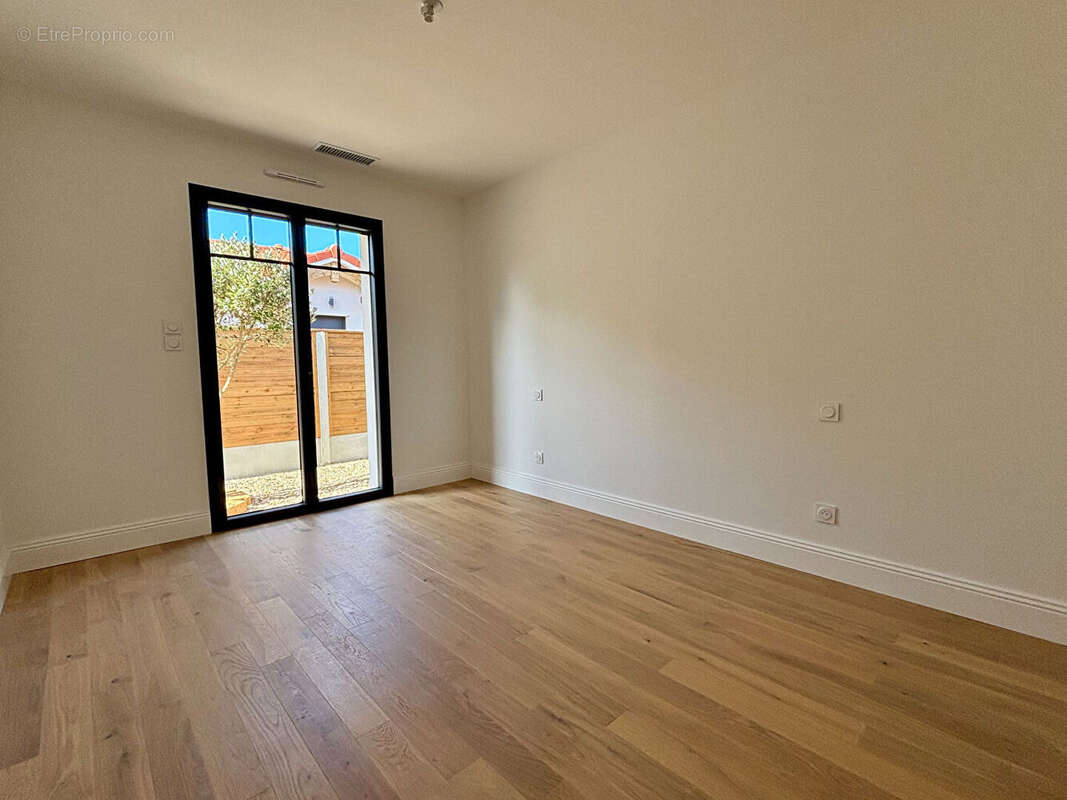 Maison à GUJAN-MESTRAS