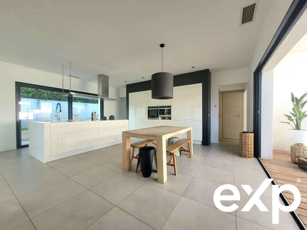 Maison à SAINT-JEAN-DE-VEDAS