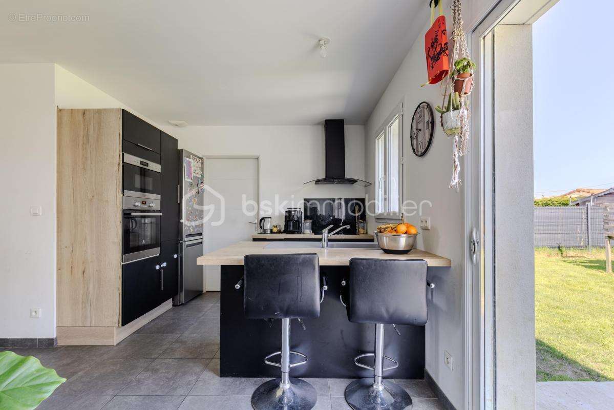 Maison à SAINT-ANDRE-DE-CUBZAC