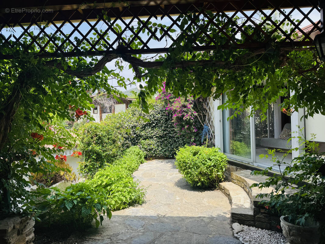 Maison à BORMES-LES-MIMOSAS