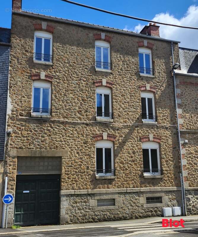 Maison à FOUGERES