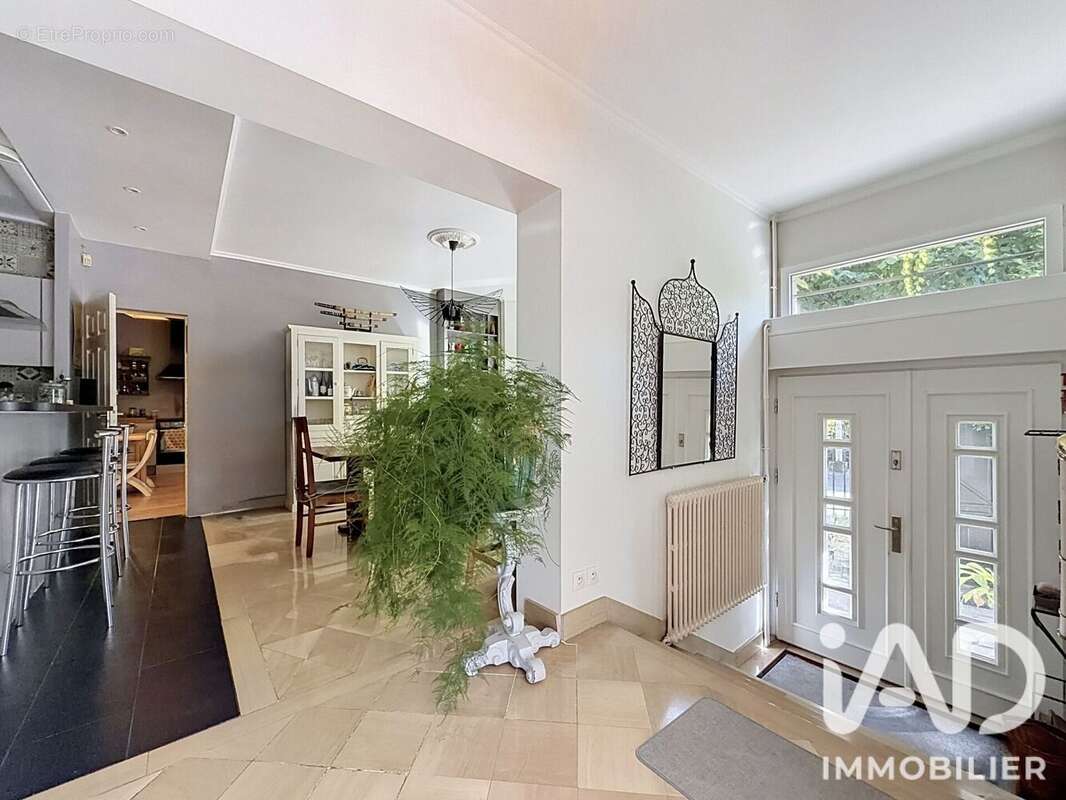 Maison 180 m² à Aulnay-Sous-Bois  - photo 6