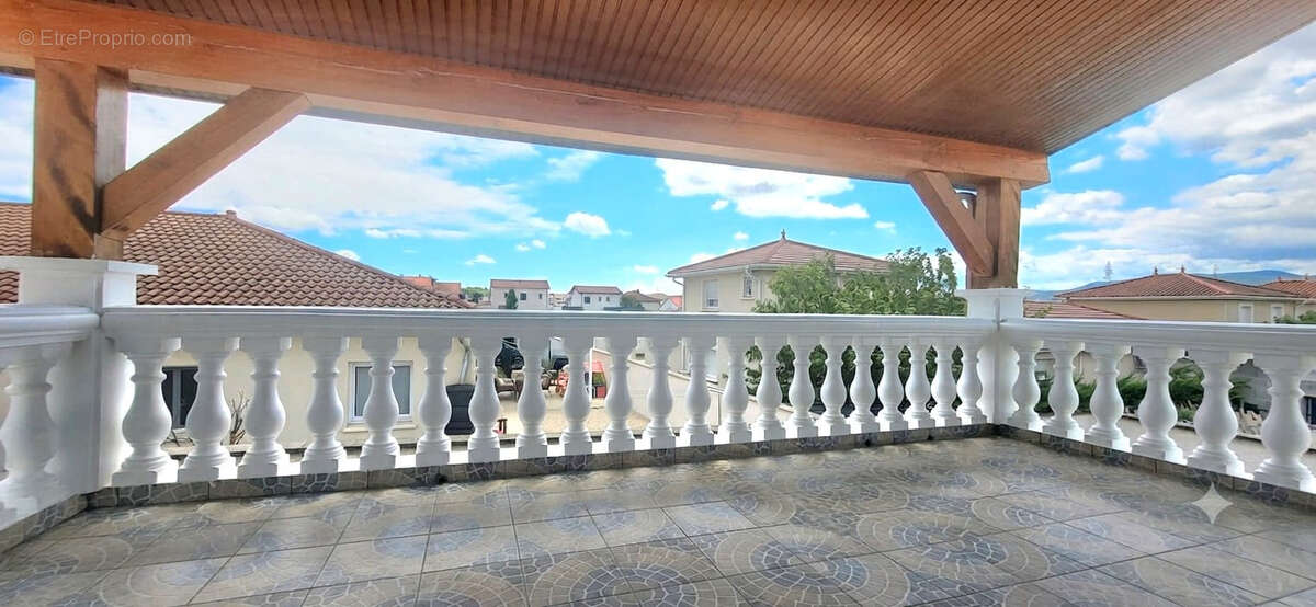 Maison Salaise Sur Sanne 9 pièces 200 m2 - photo 4