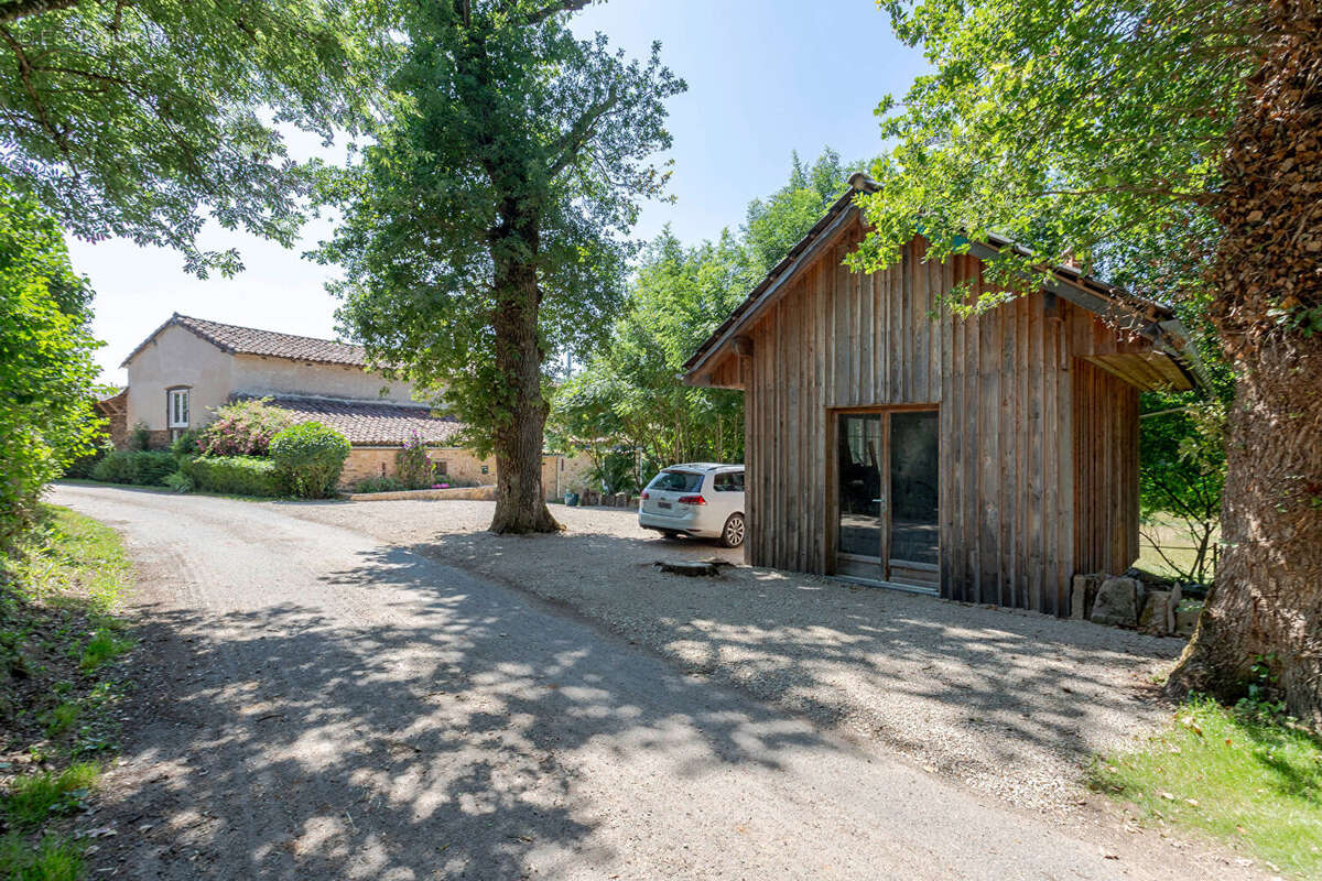 Maison en pierres, 300m2, au calme, commerces à pied/velo, 2ha, 30 min. d'Albi - photo 8