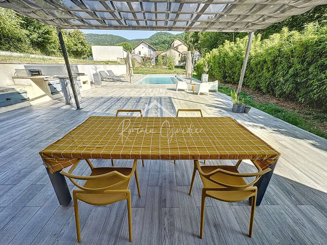 Villa de prestige type 5 de 196 m2 sur son terrain plat de 6770 m2 - photo 11