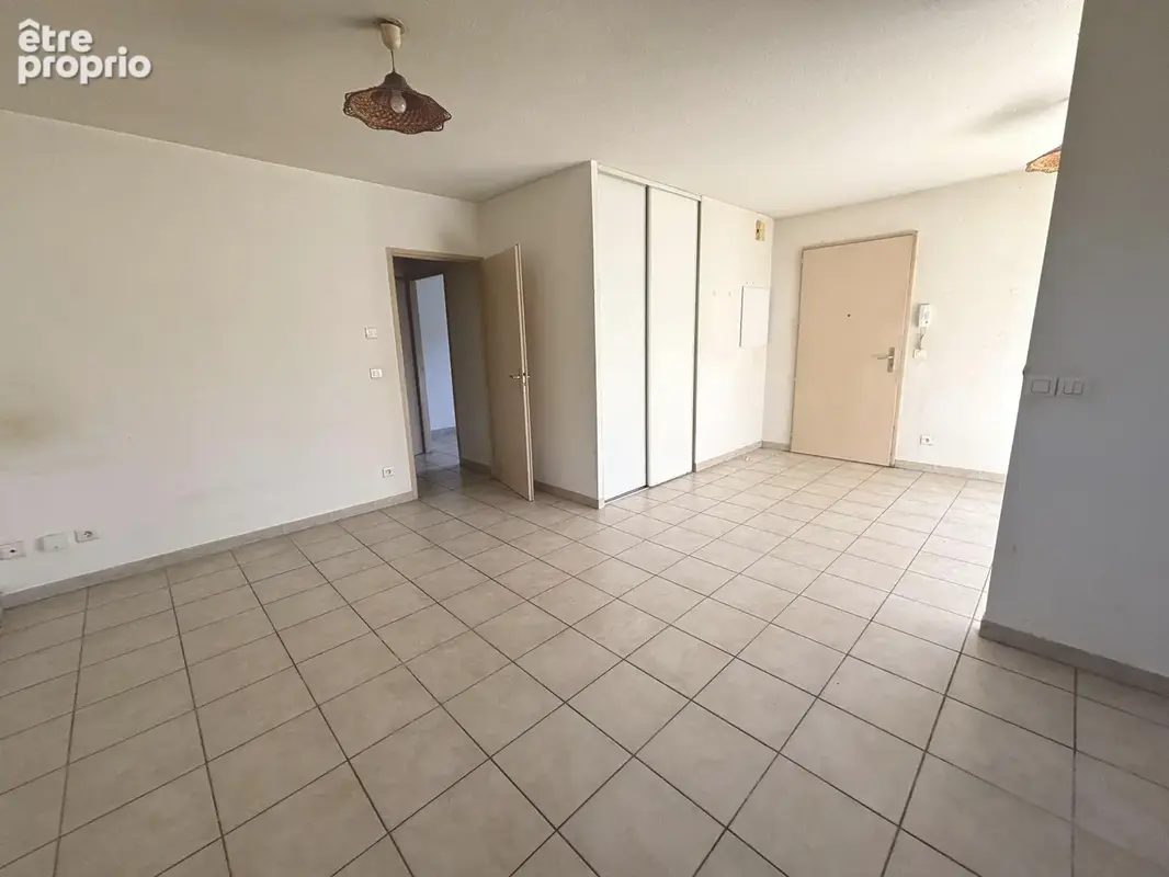 Appartement 2 pièces 50 m² à vendre à Montelimar (26200) - photo 2