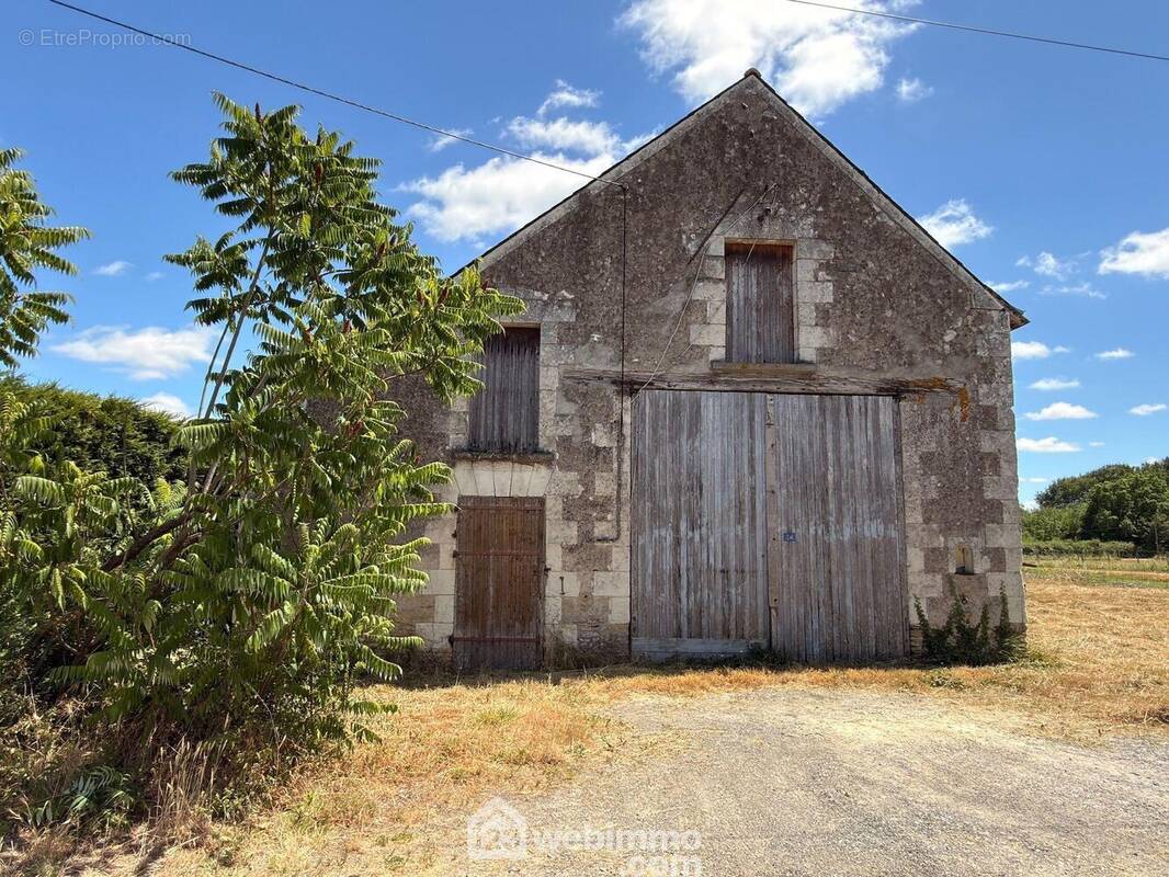 Grange à rénover. - Maison à MAZE