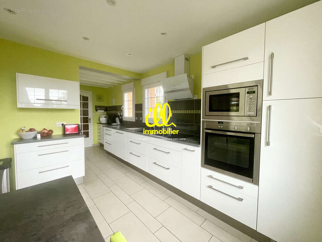 Maison 156 m² à Neuville-Les-This  - photo 2
