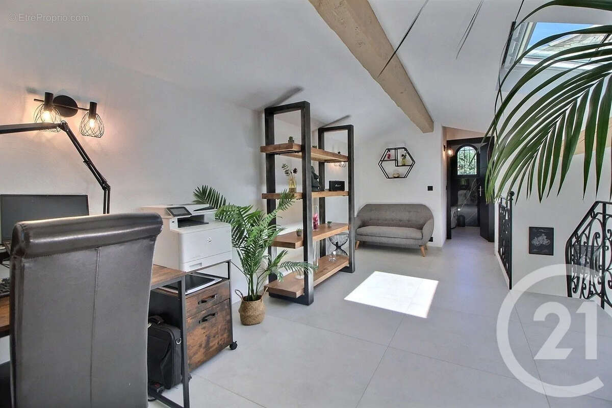 Maison à ROQUEFORT-LES-PINS