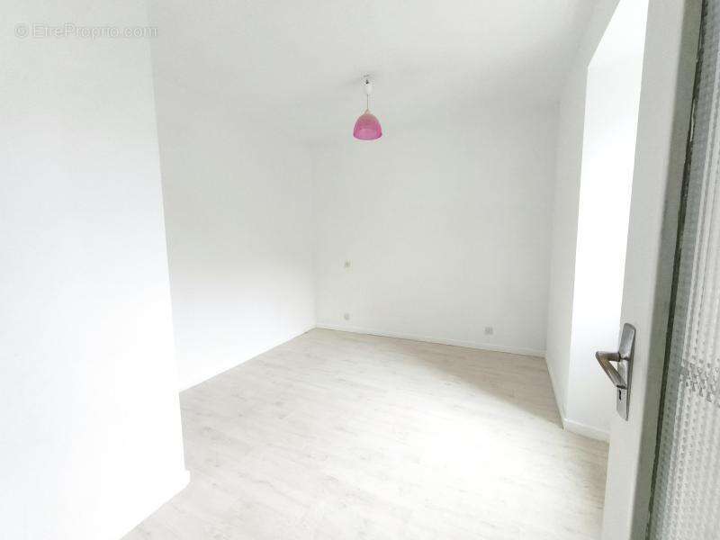 Maison 88 m² à Peaule  - photo 4