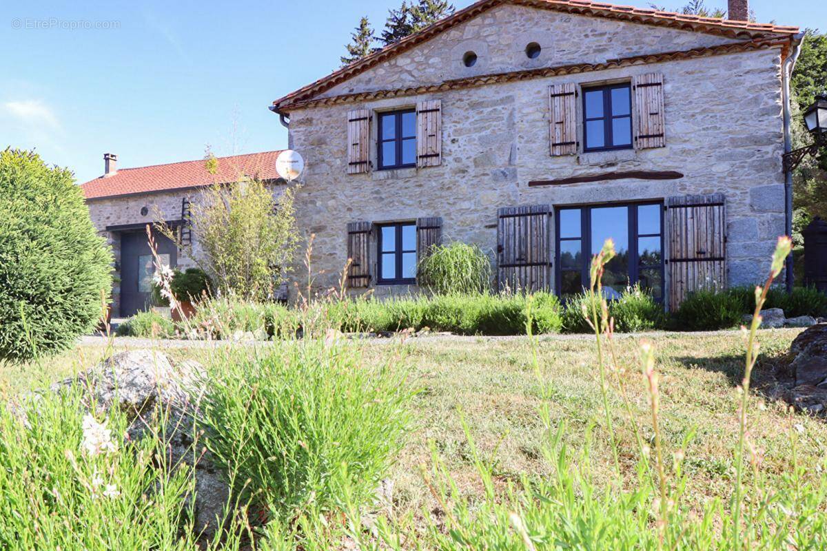 Maison à LES MARTYS