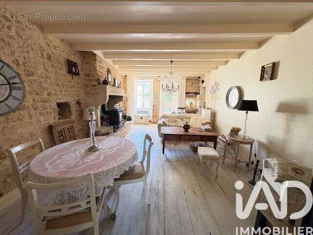 Maison 229 m² à Montjean  - photo 2